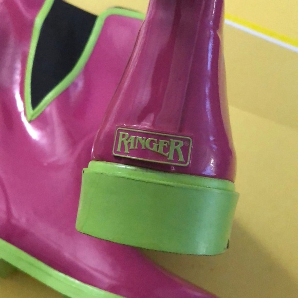 Rain boots New with  Tags - Picture 3 of 4